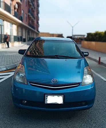 uaz satisi: Toyota Prius (2-ci nəsil) – hibrid liftbek Xüsusiyyətlər: - Rəng — 9
