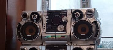 Динамики и колонки: 3800 W Güclü səs sistemi . 2 Basoviki və 2 Səs Kalonkaları Aux — 8