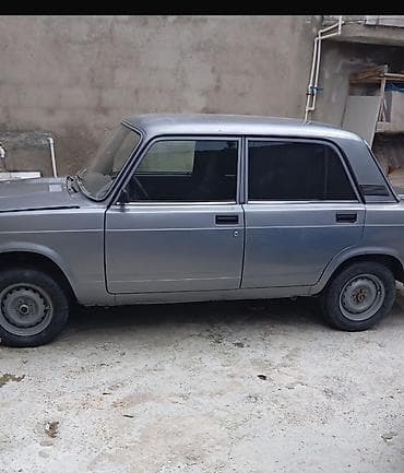 daewoo damas satilir: VAZ 2107, boz rəng, sedan kuzov Xüsusiyyətlər: -İli 2011 - Klassik — 2