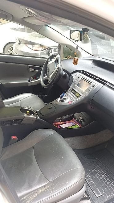 ventilyatorlar satisi: Toyota Prius Hybrid hatchbek - Yanacaq sistemi: benzin + elektrik — 6