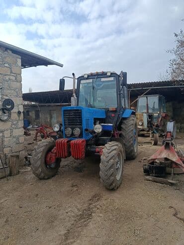 maşınlar avtomobil: Minsk MTZ traktoru – ön dartıcı (4x4). Güclü kənd təsərrüfatı işləri — 1
