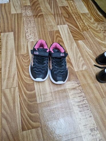 gence 29 nomreli mekteb: Krossovka, Qız üçün, 29, FLO — 2