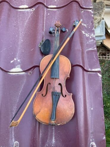 30 ilden cox yasi var bu skripkanin.telleri qirilib duzeltdirmek ve ya