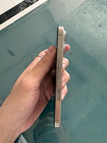 alfa: IPhone 16 Pro — 3