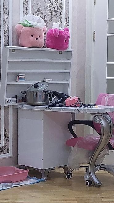 ağ sarocka: Köcurem yer yoxdu evde tekce masa satilir bu giymete 150almişam 70m — 2