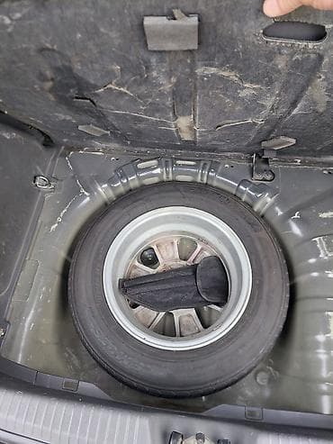 opel astra universal: Kia Rio – hetçbek, qara rəng Xüsusiyyətlər: - Kuzov: 5 qapılı — 7