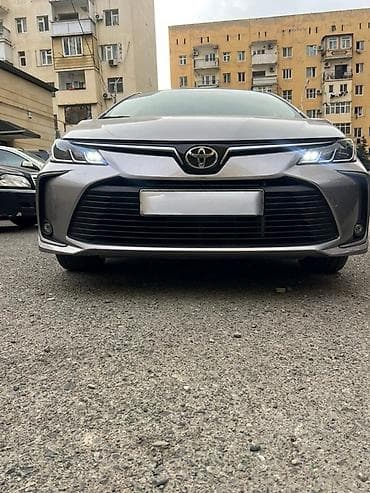 Toyota Corolla: 1.6 l | 2021 il Sedan