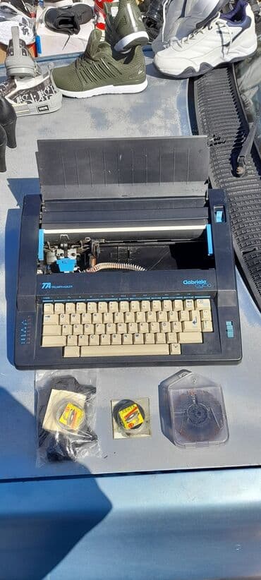 Yazı makinası dabriele cyclo, satışda yoxdur,suvenir kimi satılır(heç