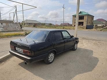 Model: Tofaş Şahin (sedan) Rəng: Qara Kuzov: 4 qapı, arxa ötürücü — 2