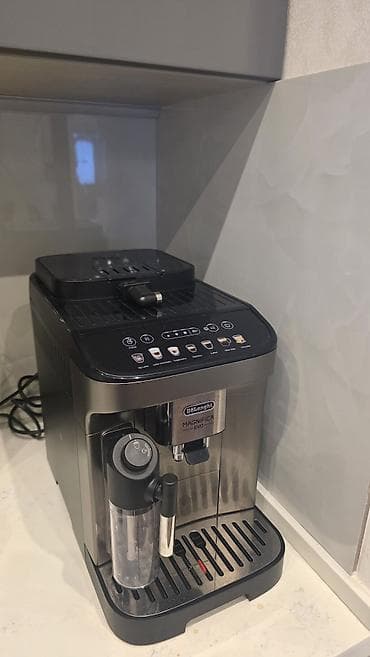 panel radiator: Qəhvə maşını Delonghi, Avtomat — 1
