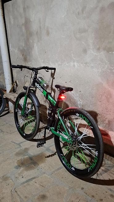 velosiped: Teze Alinib Adidas modeli ortadan qatlanir ölcü 29luq 1aydi alinib az — 2