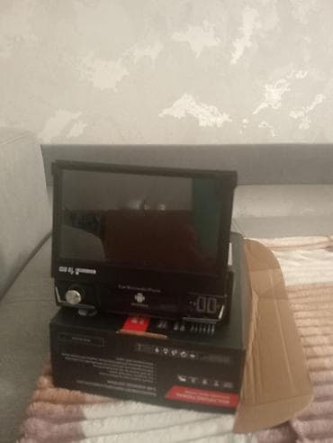 kaset aux: Avtomobil üçün qatlanabilən manitor üstündə cızığı belə yoxdu. 200 e — 3