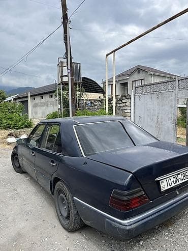 mercedes sprinter 7 1: Mercedes-Benz E-Class: 2.5 l | 1986 il Sedan — 8