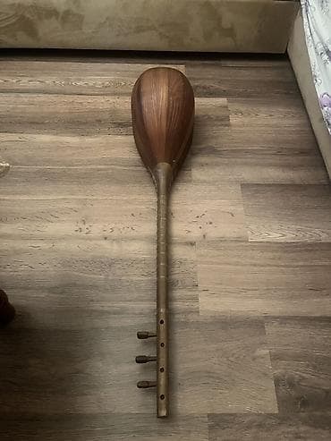 gitara simleri: Saz (aşıq sazı) – xalq musiqi aləti Əla vəziyətdədi bir problem var — 2
