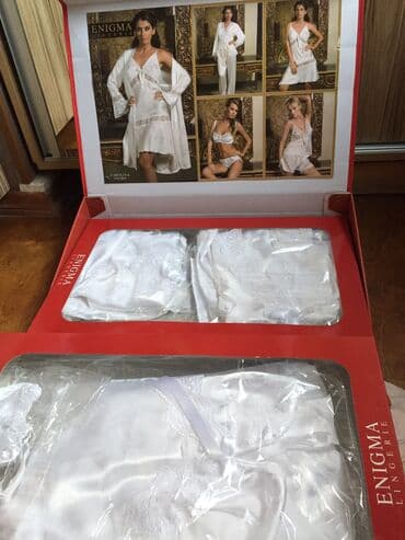 i̇talya istehsalı olan qadın şubaları: Gelin yataq paltari . Turkiyenindir . 50 man . S razmer — 4