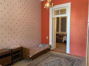 razınde kıraye evler: Nizami metrosunun çıxışında 2 mertebeli binanın 2-ci mərtəbəsində — 5