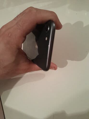 səs kalonka: IPhone 8, 256 GB, Qara, Barmaq izi — 2