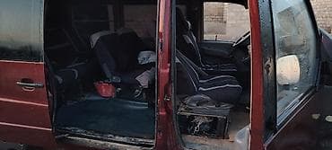 07 sekilleri peredok: Mercedes-Benz Vito mikroavtobus - Kuzov: tünd qırmızı/bordo rəng — 5