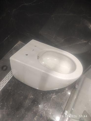 Asma tipli tualet qabı (wall-hung) CREAVİF qapaqla birgə - Kompakt