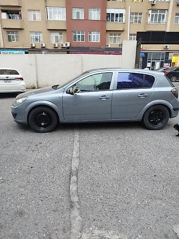 mersedes qapi: Salam. Tecili satilir. Problemi yoxdur. endirim olunacaq. Opel Astra H — 3