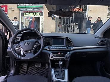 hyundai az: Hyundai Elantra sedan – qara rəng, 4 qapı, AZ nömrə nişanı. Şəhər üçün — 4