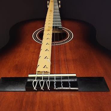 qəpik pullar: Klassik gitara Valencia VC204H Üst:Sitka Spruce Qol: Ebonized — 4