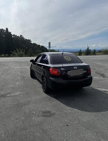 avto maşınlar: Kia Rio: 1.4 l | 2008 il Sedan — 2