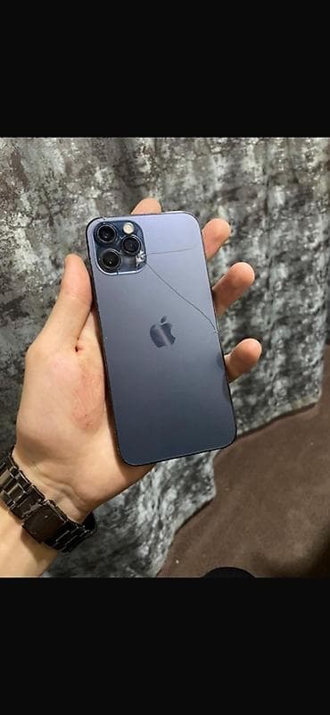 e 250 cdi: IPhone 12 Pro, Göy, Qırıq — 1