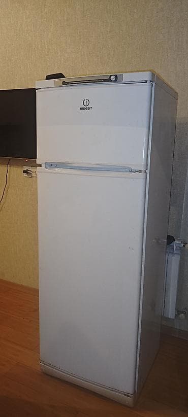 Soyuducular: 2 qapılı Indesit Soyuducu Satılır, rəng - Ağ — 3