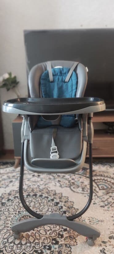 friso vom 800 qr qiymeti: Uşaq yemək stulu - Rəng: boz/qara gövdə, mavi yumşaq arxa yastıq - — 1