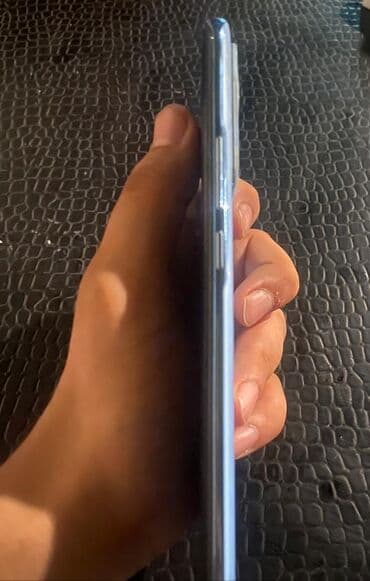 телефон флай металлический корпус: Məhsul: Smartfon (göy-gümüş rəng tonunda, parlaq yan çərçivə) — 3