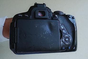 650d: Canon EOS 650D + ulanzi vl110 Xüsusiyyətlər: - Sensor: APS-C (18 MP) — 3
