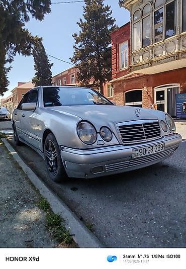 bmw e39 салон: Mercedes-Benz 230: 2.3 л | 1995 г. Седан — 1