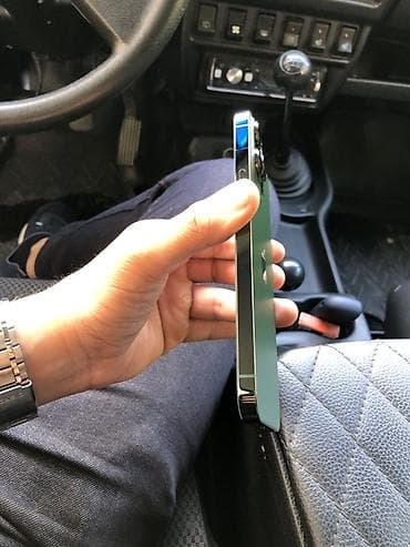 macbook pro 17: IPhone 13 Pro Max, 256 GB, Yaşıl — 4