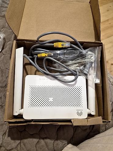 Huawei Wi‑Fi router Xüsusiyyətlər: - İki ədəd xarici antena – daha