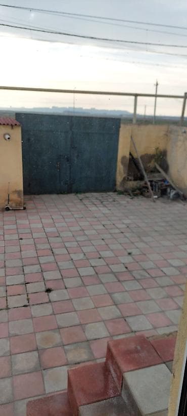 zabratda kiraye: Mənzil tam təmirlidi.kombi,isti pol,həyətdə əlavə olaraq əl damı və — 4