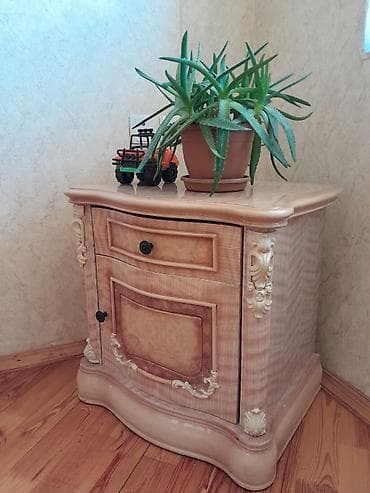 Мебель: Двуспальная кровать, Трюмо, 2 тумбы, Б/у — 7