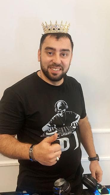 pol yonan usta: Dj xidməti və səs avadanlıqları ilə birlikdə .Toy, nişan, ad günü — 4