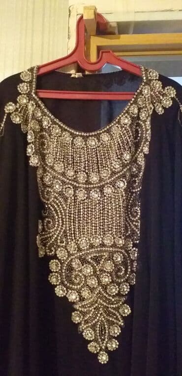 qara hicab: Ziyatət,toy paltarı,bir dəfı geynilib,2000man alınıb.300man — 2