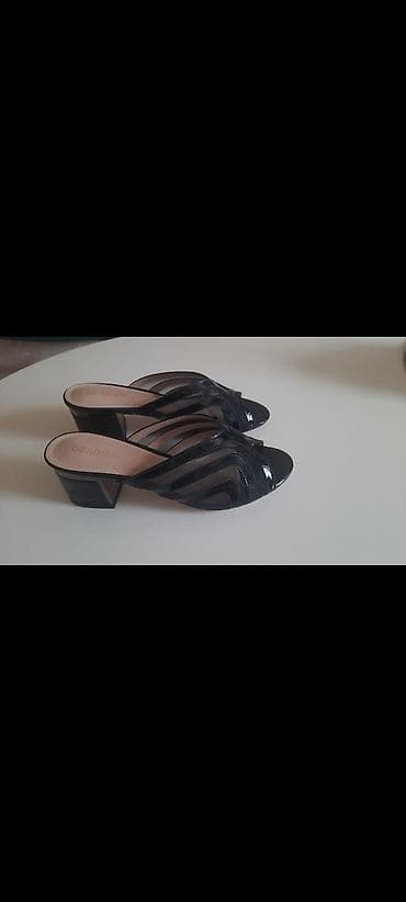 Basanoşka və səndəllər: DERIHAN qadın qəlibli açıq burunlu mules/sandalet - Rəng: qara — 1