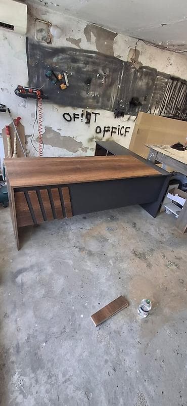 Mebel: Yeni, Müdir üçün, Künc masa — 2