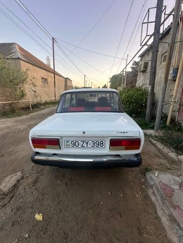 ваза напольная керамическая высокая: Model: Lada Riva/2107 (klassik sedan) Kuzov: ağ rəng, 4 qapı Salon — 7