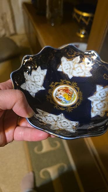 saxsi qab: Kobalt-mavi rəngdə dekorativ porselen kasa - Material: nazik, parlaq — 1