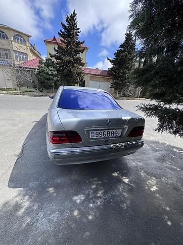 ford tranzit 2000: Mercedes-Benz E 240: 2.4 l | 2000 il Sedan — 6