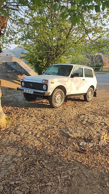 niva oturacaqlari: LADA Niva (VAZ 2121) – ağ rəngli, 3 qapı, AZ nömrə nişanı 90-ZN-919 — 10
