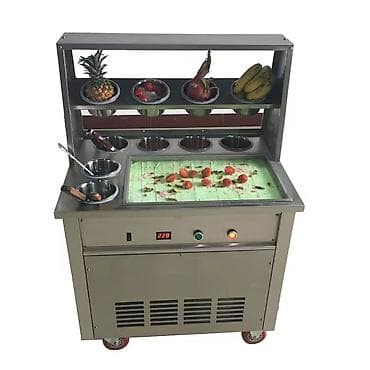 Qaynadılmış dondurma (rolled ice cream) hazırlamaq üçün peşəkar