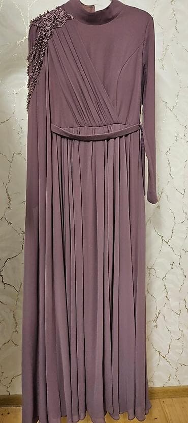 2 dəfə geyinilib ziyafət geyimidir. 38 razmerdir. Nərimanov və koroğlu