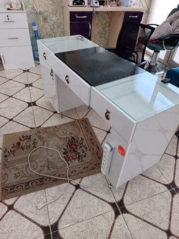 işdənmiş mebel: Tecili hamisi birlikde 400 Azn .Ayri ayriliqda Sac ustasi masasi 100 — 5