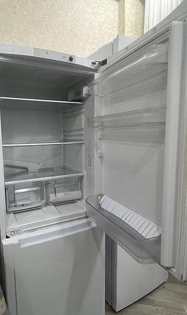 samsung note 22 ultra: İşlənmiş 2 qapılı Hotpoint Ariston Soyuducu Satılır, rəng - Ağ — 3