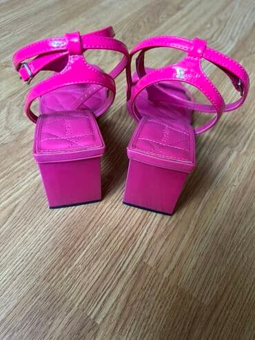 женские босоножки на танкетке: Bershka qadın sandaleti - Rəng: parlaq fuşya/çəhrayı - Model — 3